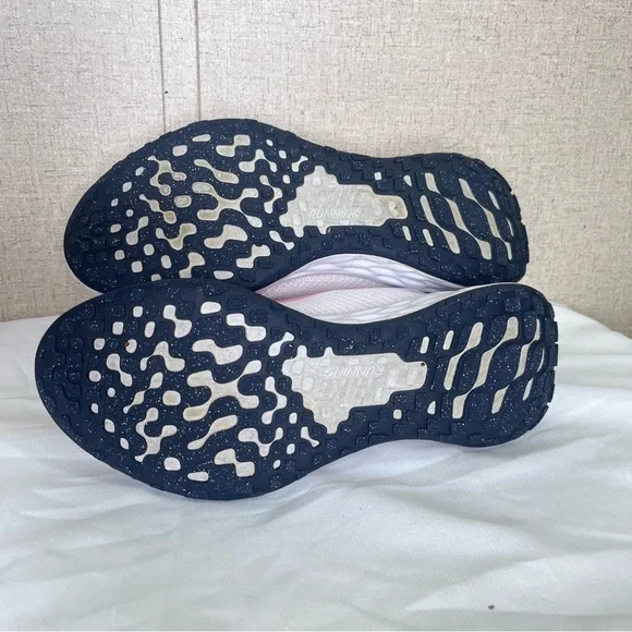 Nike Women's Light Pink Athletic Shoes - Picture 10 of 10